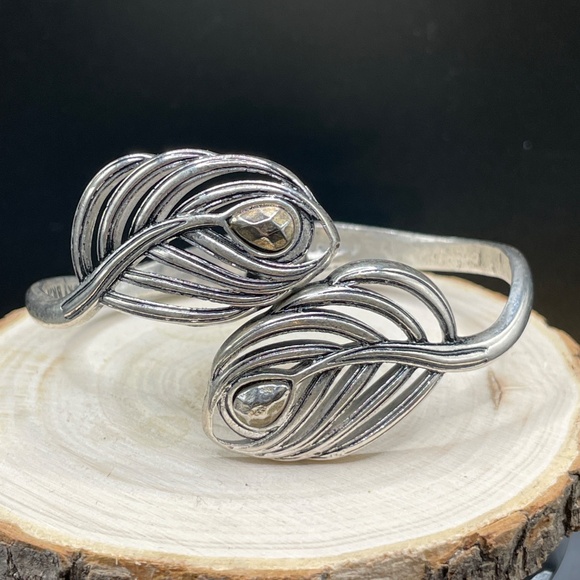 Lucky Brand Signed Silver Tone Bypass Hinged Leaf Bracelet - Picture 1 of 13